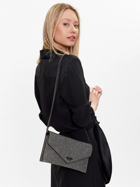 TOREBKA DAMSKA NA RAMIĘ Z ŁAŃCUSZKIEM KOPERTÓWKA SREBRNA GUESS EVER EVENING BAG